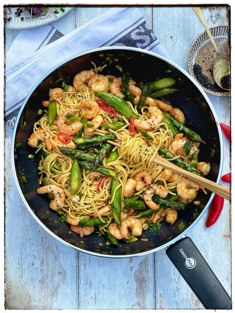 Prawn Asparagus & Noodle Stir Fry
