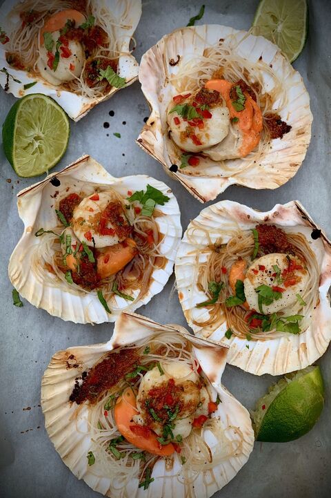 Scallops with Rice Noodles, Ginger Garlic & Chilli