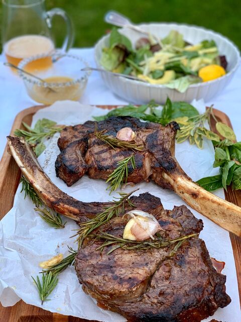 Tomahawk Steaks